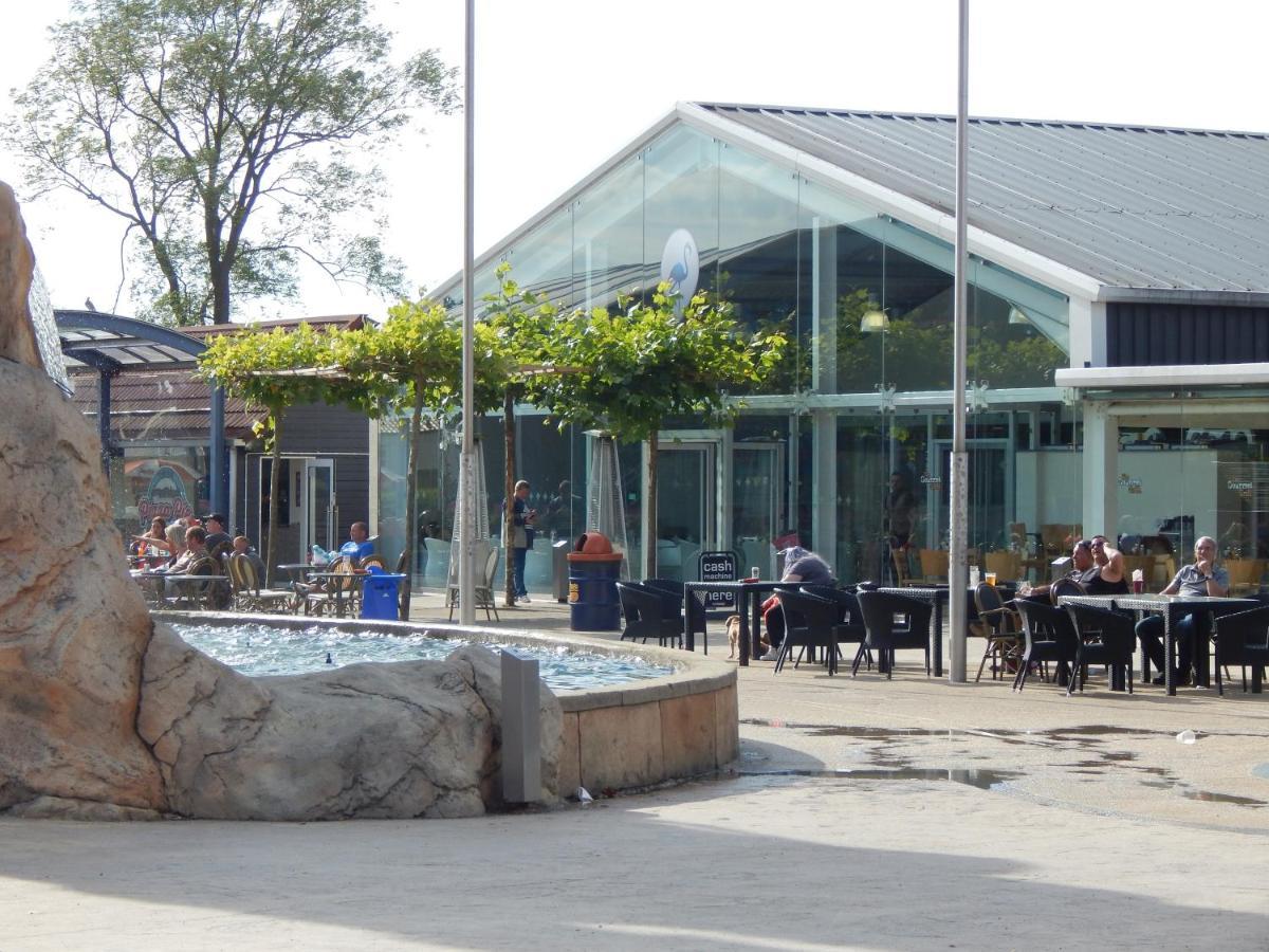 Flamingo Land - Cedar Wood Cw49 Hotell Kirby Misperton Exteriör bild